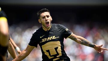Eduardo Salvio celebra gol frente al Toluca