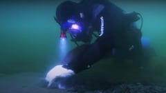 Graban a un minero submarino que se queda sin calefacción en aguas gélidas