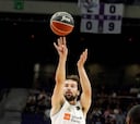 Carroll y Llull despiertan al Madrid en la matinal del Palacio