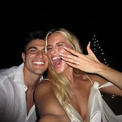 Seleccionado chileno le pide matrimonio a su novia italiana: Maripán y Loyola reaccionan