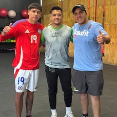 “Su hija nació y al día siguiente tuvo que ir a encerrarse a Santiago con la Roja... Su esfuerzo ha sido increíble”