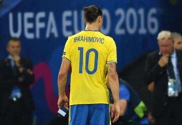 Ibra, con el dorsal 10 de Suecia.