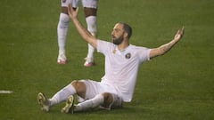 Inter Miami: Higuaín misses penalty in unhappy debut