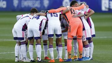 HUESCA, SPAIN - OCTOBER 18: Real Valladolid during the La Liga Santader match between SD Huesca and Real Valladolid CF at Estadio El Alcoraz on October 18, 2020 in Huesca, Spain. Football Stadiums around Europe remain empty due to the Coronavirus Pandemic