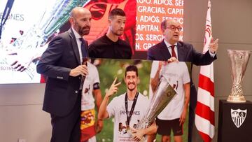 Monchi, Escudero y Castro, en el Sánchez-Pizjuán.