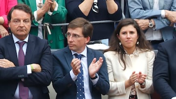 El alcalde de Madrid, José Luis Martínez-Almeida, asiste junto a su pareja, Teresa Urquijo, a la corrida de toros de la prensa en la plaza de las Ventas, a 4 de junio de 2023, en Madrid (España)
TOROS;CORRIDA;PRENSA;ALCALDE;ROMANCE;PAREJA;05 JUNIO 2023
Jose Velasco / Europa Press
05/06/2023