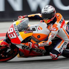 Pole y sanción de tres plazas a Márquez por estorbar a Maverick