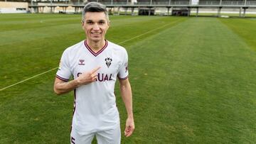 Daniel Torres durante su presentaci&oacute;n