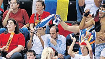 <b>PASIÓN GRIEGA.</b> Los helenos son famosos por vivir con mucho calor el juego del baloncesto.