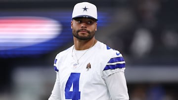ARLINGTON, TEXAS - AUGUST 22: Dak Prescott #4 of the Dallas Cowboys looks on prior to the NFL Preseason 2025 game against the Atlanta Falcons at AT&T Stadium on August 22, 2025 in Arlington, Texas. Sam Hodde/Getty Images/AFP (Photo by Sam Hodde / GETTY IMAGES NORTH AMERICA / Getty Images via AFP)