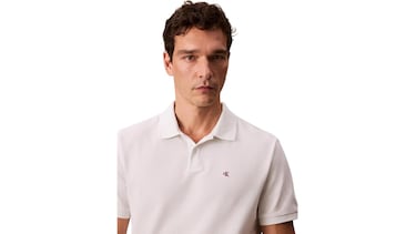 Ni Lacoste ni Ralph Lauren: este polo de Calvin Klein está siendo la sensación de la primavera en Amazon