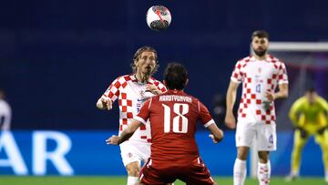 Zagreb (Croatia), 21/11/2023.- Luka Modric of Croatia (L) in action against Hovhannes Harutyunyan of Armenia (R) during the UEFA EURO 2024 Group D qualification match between Croatia and Armenia in Zagreb, Croatia, 21 November 2023. (Croacia) EFE/EPA/ANTONIO BAT
