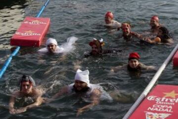 La Copa Nadal, cumple su edición 106, para celebrar el día de Navidad con una carrera de 200 metros en aguas del puerto de Barcelona. 