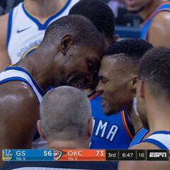 Durant se encaró con Westbrook: "Nos han pateado el culo"