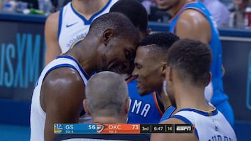 Durant se encaró con Westbrook: "Nos han pateado el culo"