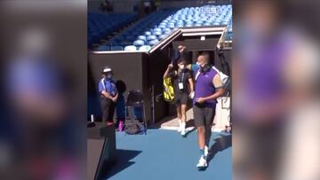 Sigue la cruzada: Kyrgios se mofa de Djokovic en su entrada a pista