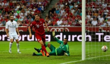 1-0. Robert Lewandowski anotó el primer tanto.