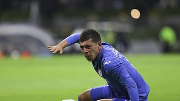 Erik Lira of Cruz Azul during the game America vs Cruz Azul, corresponding to day 17 of the Torneo Clausura Grita Mexico C22 of Liga BBVA MX, at Azteca Stadium, on April 30, 2022.

<br><br>

Erik Lira of de Cruz Azul durante el partido America vs Cruz Azul, correspondiente a la jornada 17 del Torneo Clausura Grita Mexico C22 de la Liga BBVA MX, en el Estadio Azteca, el 30 de Abril de 2022.