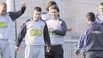 <b>SONRISAS EN LA SESIÓN VESPERTINA</b>. Los futbolistas del equipo mostraron estar satisfechos con haber conseguido el pasaporte para la gran final del 12-A en Madrid. Todos mostraron sus mejores sonrisas, aunque saben que el partido del domingo ante Osasuna es vital. El partido, a las 17:00 en Montjuïc.