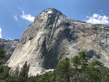 Selah Schneiter se han convertido en la persona más joven (10 años) es escalar el muro de Yosemite situado en las montañas de Sierra Nevada de California.