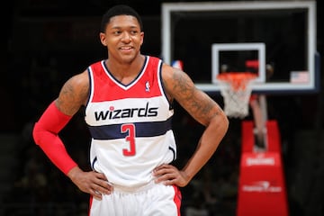 Bradley Beal es el segundo jugador mejor pagado de la franquicia este año con ganacias de 23.8 millones de dólares.