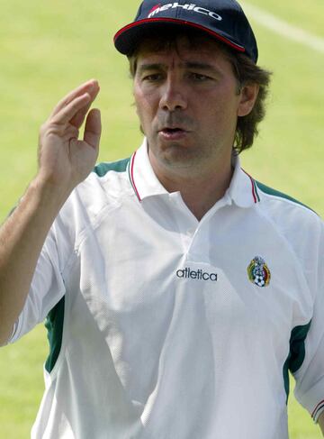 El jugador histórico del América fue entrenador de Querétaro, Tigres, América, Atlético Celaya, Lobos BUAP, FAS (El Salvador), Selección de El Salvador, Chicago Fire, Cafetaleros de Tapachula y Selección Mexicana. Él fue elegido para Atlanta 1996, a pesar de tener una buena generación, se quedó en Cuartos de Final al perder frente a Nigeria por 0 a 2.