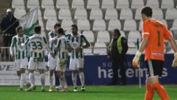 Instante del partido en El Arcángel.