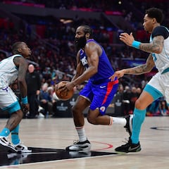 James Harden, el salvador