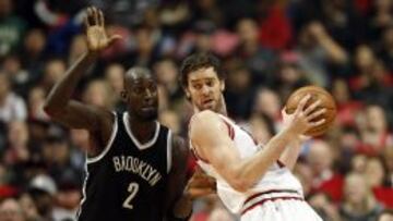 Pau Gasol, defendido por el que era su &iacute;dolo antes de recalar en la NBA, Kevin Garnett.