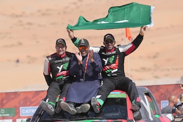 Al Rajhi entra en el selecto grupo de ganadores del Dakar que en la última década solo escribió los nombres de Sainz, Al Attiyah y Peterhansel.