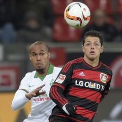 A Chicharito y al Bayer se les va el tren de Europa