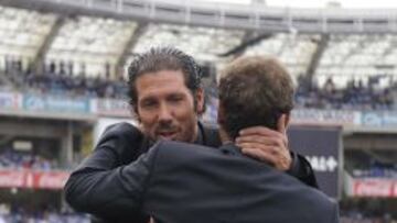 El saludo entre Simeone y Arrasate.
