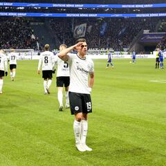 Santos Borré ayuda al Frankfurt a romper marca de 30 años