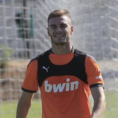 El doble lateral no cuajó pero Lato pide hueco en la rotación