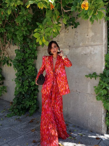 Rocío Osorno posa durante el día de Domingo de Ramos en Sevilla.