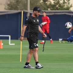 Guede quiere una plantilla corta