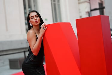 Georgina Rodríguez asiste a la alfombra roja del 10.º Aniversario de Netflix España en el Palacio de Cristal el 10 de junio de 2025 en Madrid, España.