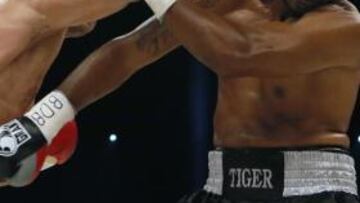 Vladimir Klitschko tumbó a Thompson en el sexto asalto