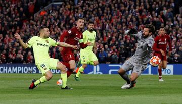 Jordi Alba y Allison Becker.