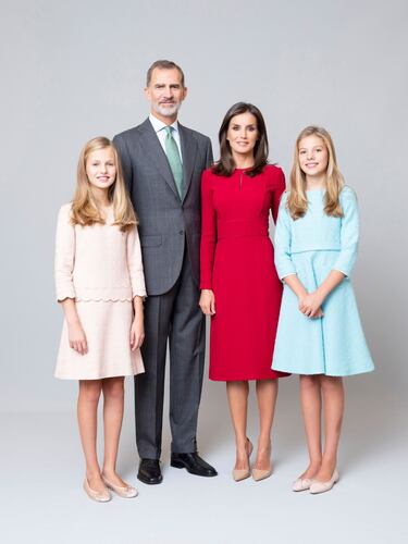 Los Reyes, la Princesa Leonor y la Infanta Sofía estrenan retratos oficiales