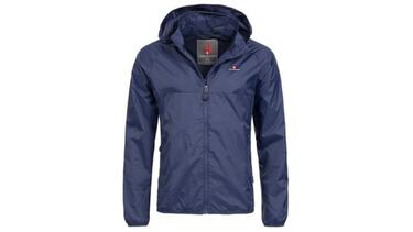 Di adis a la lluvia con este chubasquero para hombre que arrasa