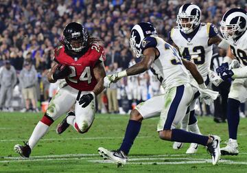 El registro de la victoria de los Falcons en Los Angeles