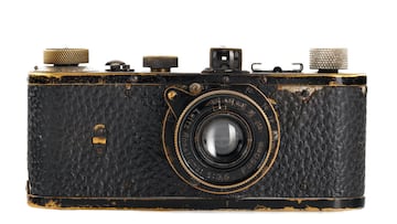 Cámara de fotos Leica subastada por 14 millones de euros. Foto. LEITZ PHOTOGRAPHICA AUCTION