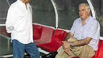 <B>DIFERENCIAS</B>. Cerezo quiere reunirse con Luis para saber su decisión para un futuro inmediato, ya que es urgente tener un técnico para planificar el año que viene y no estar en la situación de indefinición que pasa ahora.