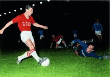 10/07/1960 Final de la Eurocopa de Francia entre la URSS y Yugoslavia.
Gol 1-1 de Metreveli que llegó con rapidez a un rechace y logró marcar sin oposición 