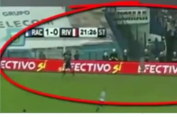 Durante un partido entre Racing y River, se pudo observar una sombra que corrió por las gradas y después se presenció en la cancha.