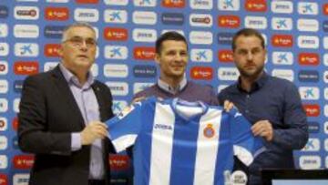 Constantin Galca, flanqueado por Joan Collet y Óscar Perarnau, en su presentación como entrenador, el pasado 14 de diciembre.