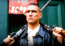 Ni Cantona ni Neymar: el futbolista más violento que triunfó como tipo duro del cine y la televisión