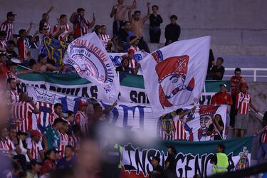 Chivas levanta su primer título en la era Gabriel Milito