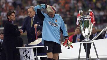 FUTBOL 00/01  23-5-01  FINAL CHAMPIONS LEAGUE 
  BAYER DE MUNICH - VALENCIA CA&Ntilde;IZARES
  FOTO:NAVARRO